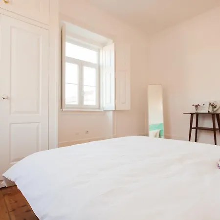 Апартаменты Cozzy Homes At Bairro Alto